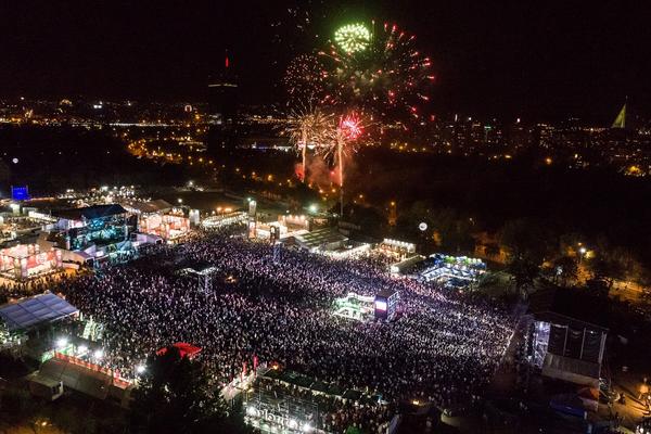 Sinoć je na Ušću otvoren 15. Belgrade Beer Fest uz spektakularni vatromet pred više od 80 hiljada posetilaca