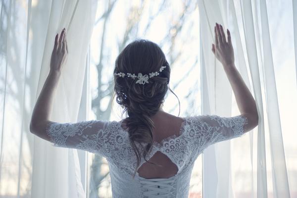 O ovoj venčanici priča ceo svet, a mlada ju je dizajnirala sama! (FOTO)