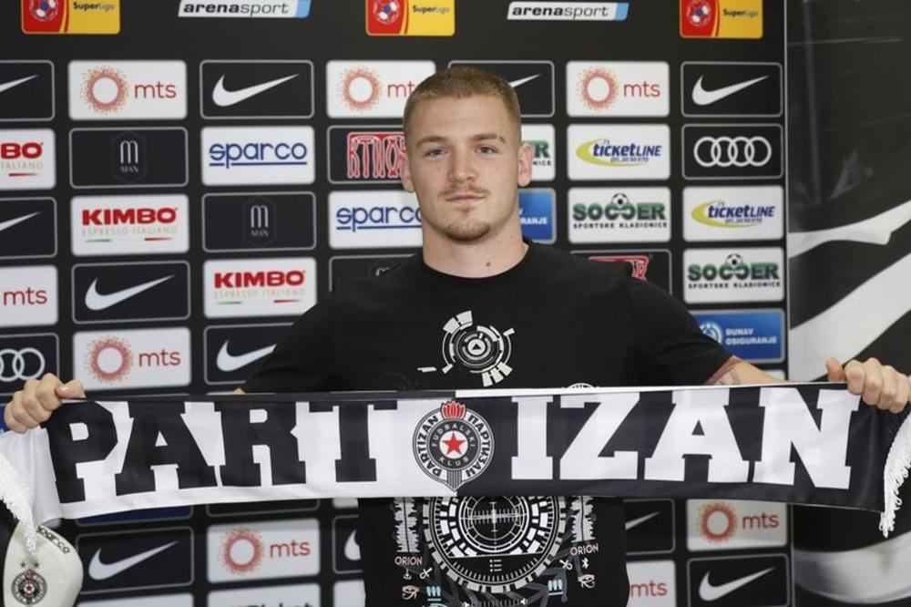 NIJE MOGAO TO DA PREĆUTI: Ožegovićev status o prelasku u Partizan iznervirao legendu crno-belih! (FOTO)
