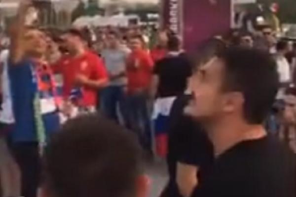 Slovenci i Srbi ponovo udružili snage, "ko ne skače, taj je Hrvat" odjekuje Istanbulom! (VIDEO)