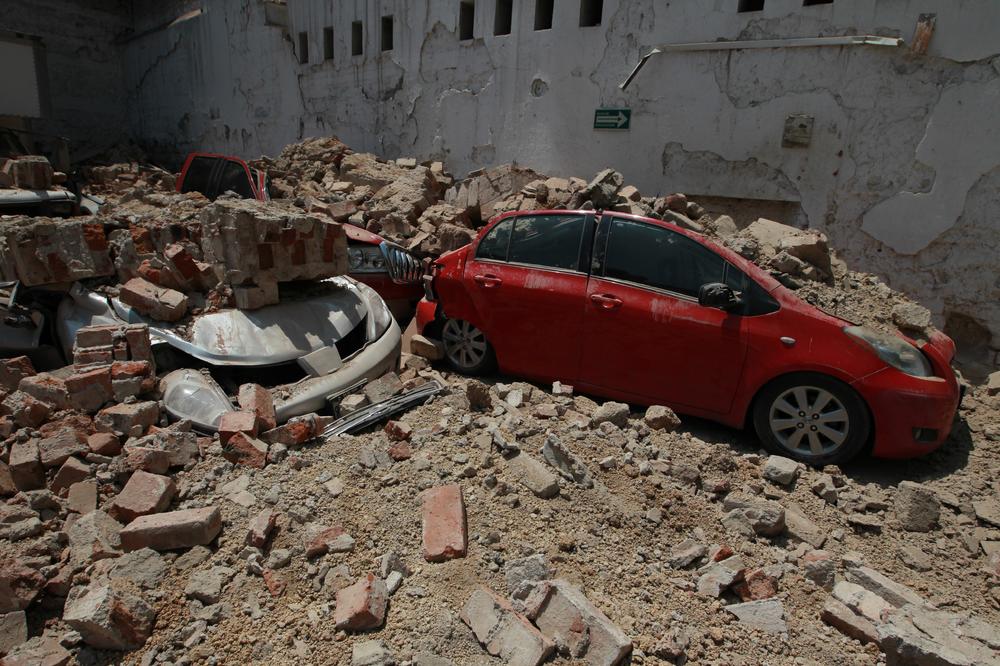 NAJUŽASNIJI BILANS: U zemljotres koji je pogodio Meksiko POGINULO VIŠE OD 300 LJUDI!