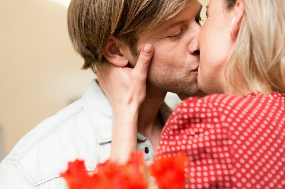 Koja je idealna razlika u visini za najlepši poljubac ikad? (FOTO) (GIF)
