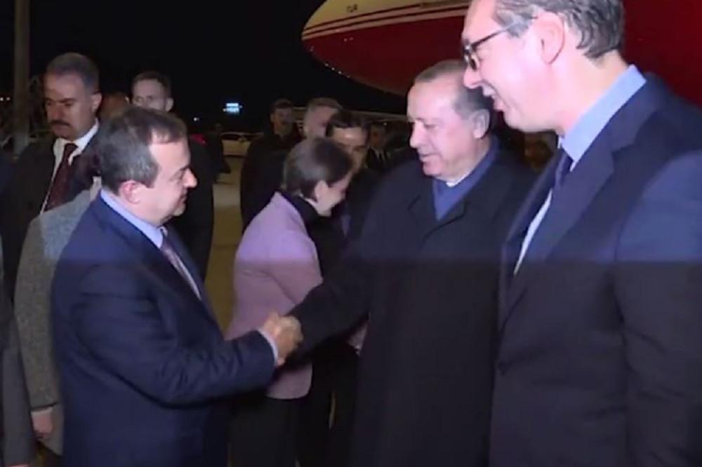 SELAMIM TE PREZEDENT: Evo kako je Ivica Dačić dočekao Erdogana! (VIDEO)