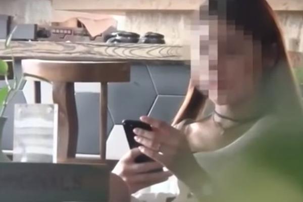 MALOLETNA DEVOJČICA HTELA DA PRODA NEVINOST ZA iPhone 8! Ušla je u sobu, a tamo je zatekla HOROR FILM! (VIDEO)