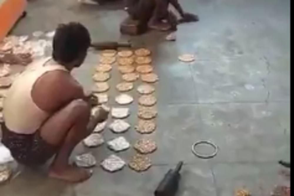 KO IMA SLAB STOMAK, NEKA NE GLEDA: Ovako se u Indiji prave SLATKIŠI! (VIDEO)