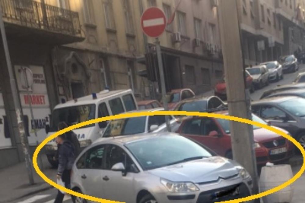 ALAL TI VERA MAJSTORE! Jeste li videli BAHATIJE parkiranje u Beogradu? I TO NADOMAK MUP! (FOTO)