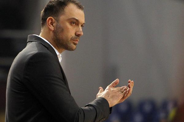 Trener Partizana dobio OGROMAN TERET od protivničkog trenera, ali i nešto što neće zaboraviti!