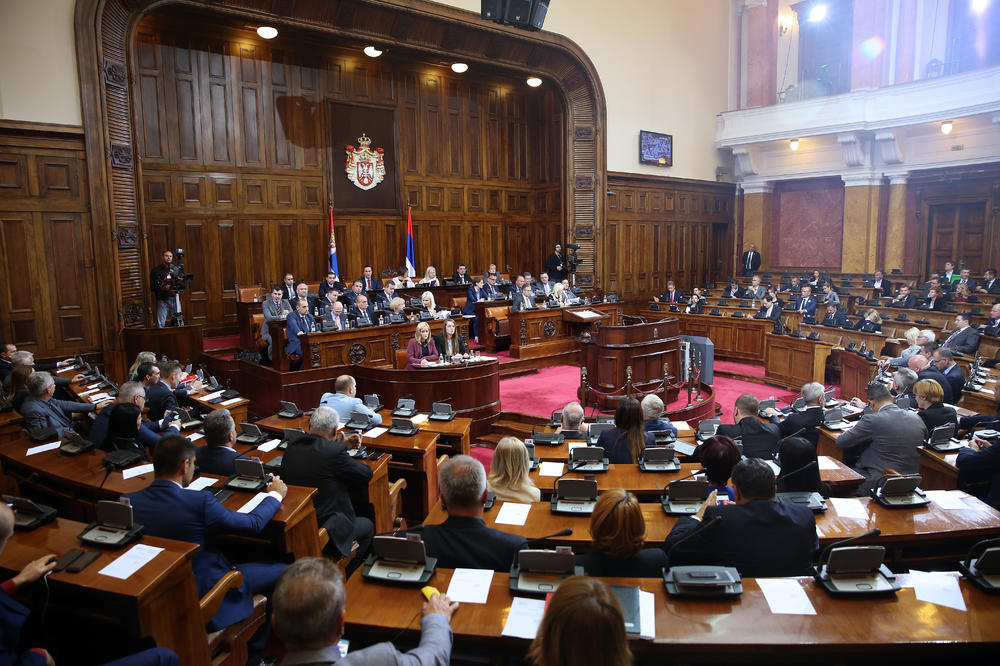 VUČIĆ U PONEDELJAK PRED POSLANICIMA: Stigao izveštaj o Kosovu i Metohiji, Gojković očekuje sadržajnu debatu