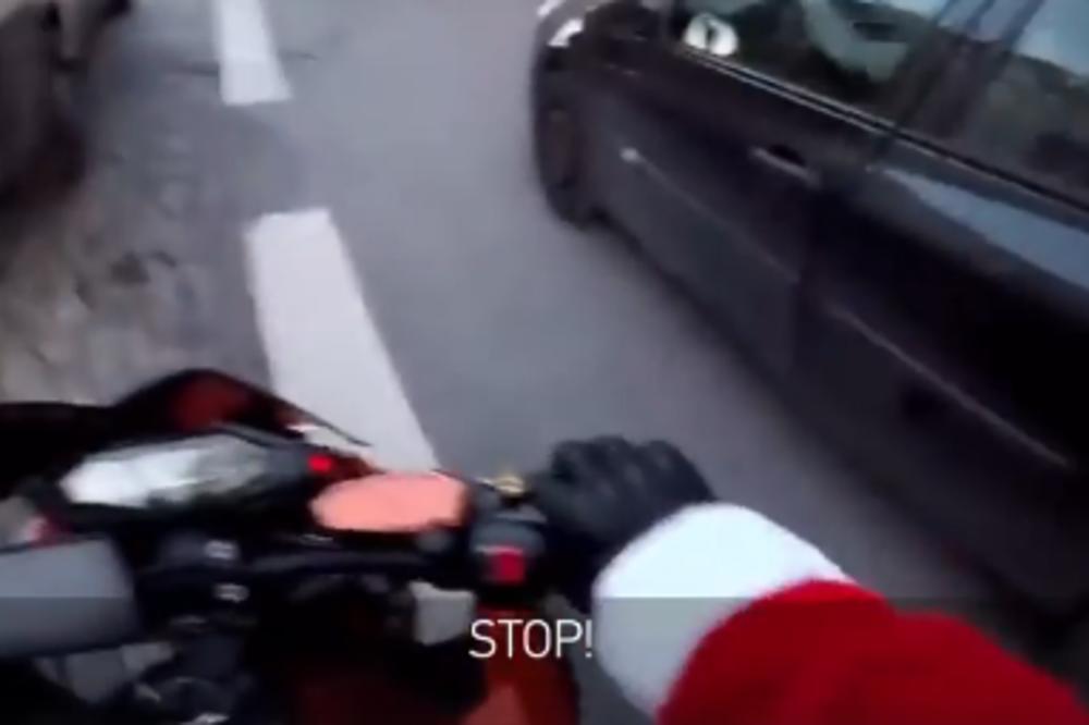 DEDA MRAZ DELI PRAVDU: Maskiran muškarac na motoru jurio vozača koji je UDARIO PEŠAKA I POBEGAO! (VIDEO)
