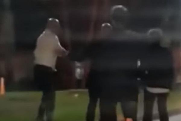 Selektor Argentine pijan napao policajca i najodvratnije ga vređao: Idiote, radiš za 100 pezosa! (VIDEO)