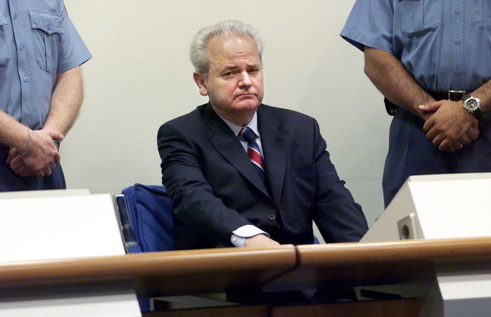 Milošević je za pojedince bio i ostao heroj, dok su ga drugi smatrali ratnim zločincem i krivcem za rat