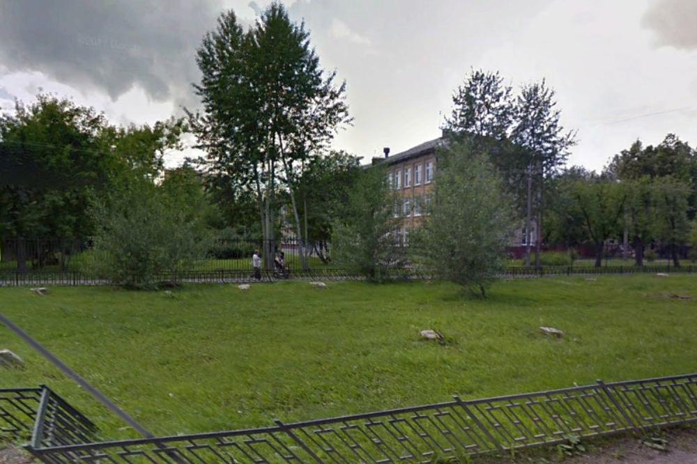 HOROR U RUSIJI: Maskirani napadači NOŽEVIMA sekli učenike i nastavnike u školi u gradu Perm!