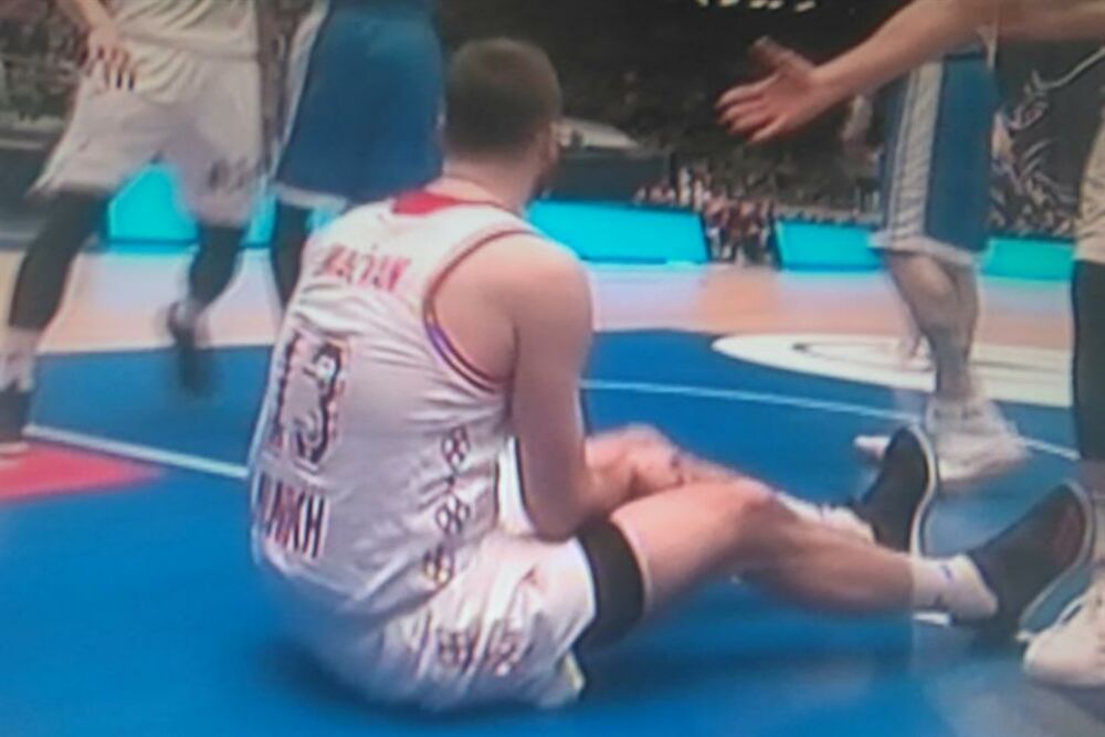Milan Mačvan posle povrede kolena