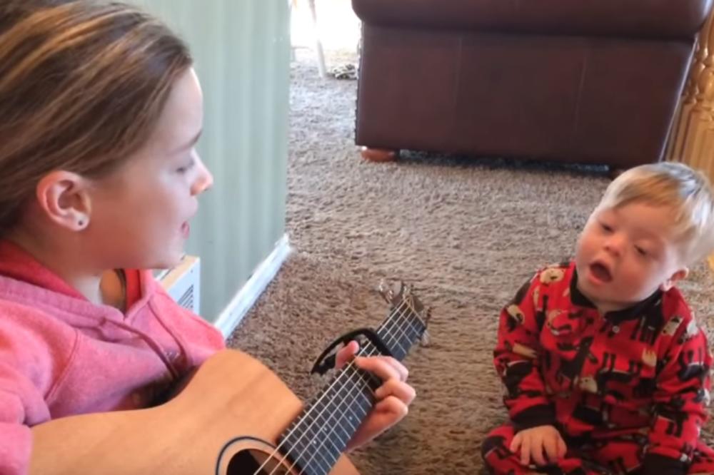 MILIONI PLAČU: Imamo snimak veka, Lidija i njen mali brat sa Daunovim sindromom zajedno pevaju divnu pesmu! (VIDEO)