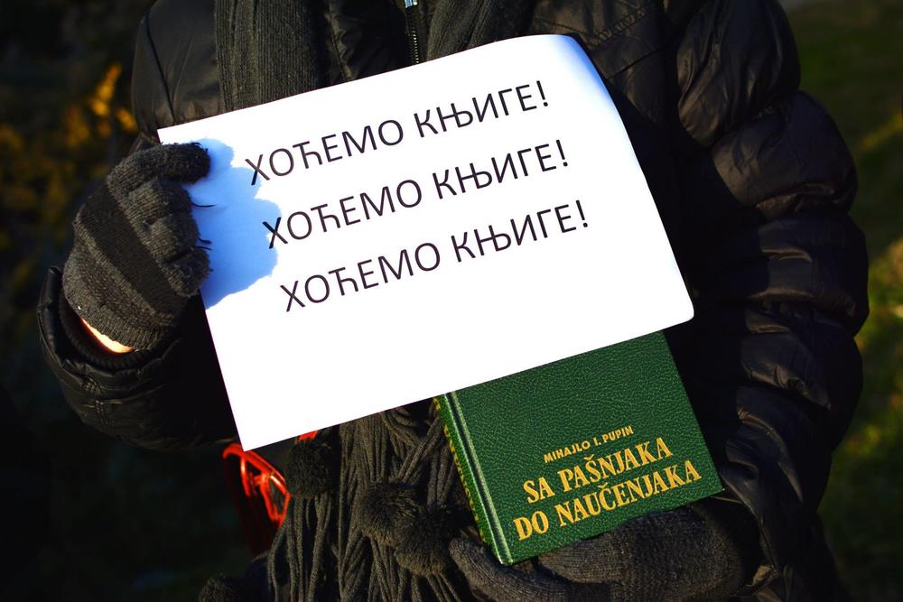 Protest zbog zatvaranja biblioteke u selu Stanišić  