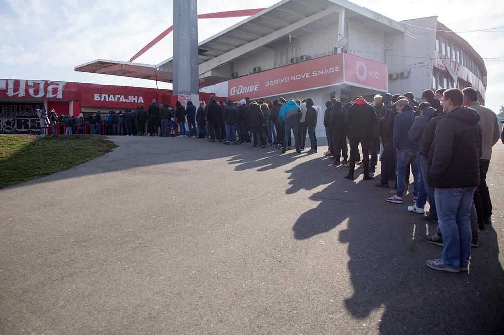 PONOVO RADI BIOSKOP! Delije opkolile Marakanu, karte za CSKA opet u prodaji! (FOTO)