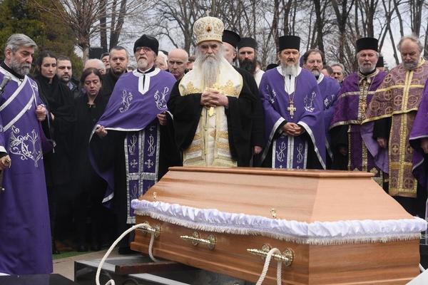 REČI ZBOG KOJIH JE CELA SRBIJA PLAKALA: Govor Amfilohija i oca Mihaila na sahrani Nebojše Glogovca pamtiće se zauvek!