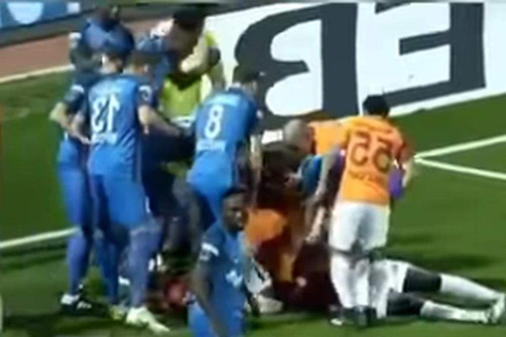 POTRESNE SCENE! Francuski as se stropoštao na terenu usred utakmice, svi su zanemeli od straha! (VIDEO)