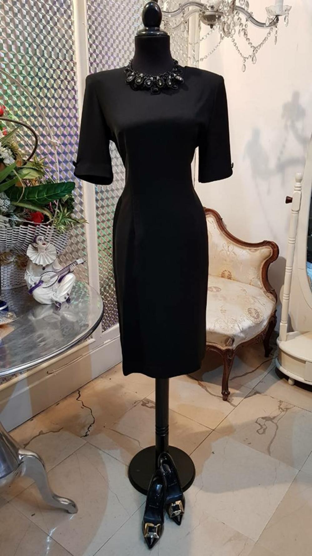 Crna haljina  