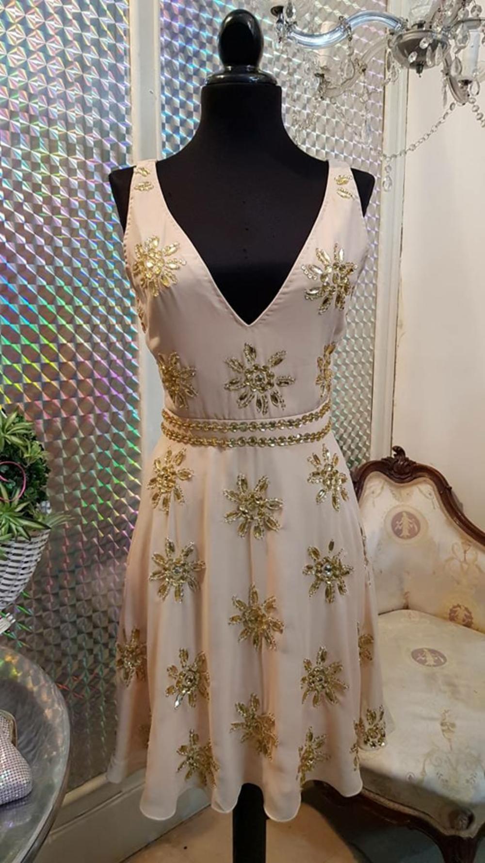 Elegantna haljina  