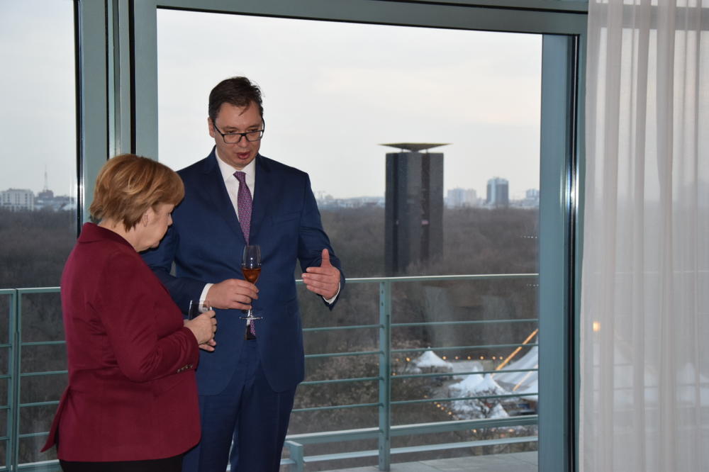 ALEKSANDAR VUČIĆ U NEMAČKOJ: Angela Merkel dočekala predsednika, počeo sastanak