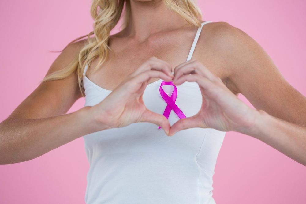 OVIH 7 SIMPTOMA MNOGE ŽENE ZANEMARUJU: Ovo su rani znaci raka dojke koji dame nesvesno ignorišu a mogu biti ključni za spas!
