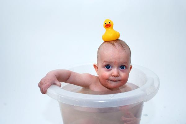 RODITELJI, OPREZ: Gumene patkice za kupanje pune bakterija!