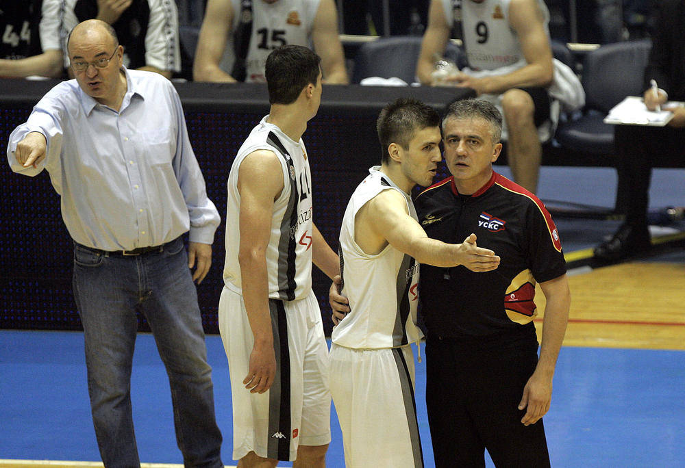 Partizan je blokiran od strane BAT-a zbog dugovanja prema Dušku Vujoševiću i Nemanji Gordiću