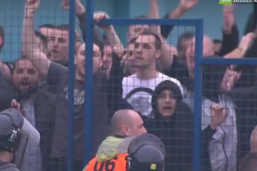 GROBARI NAPRAVILI HAOS! Fudbaleri Partizana smirivali svoje navijače, trener Bačke povukao igrače! (FOTO) (VIDEO)