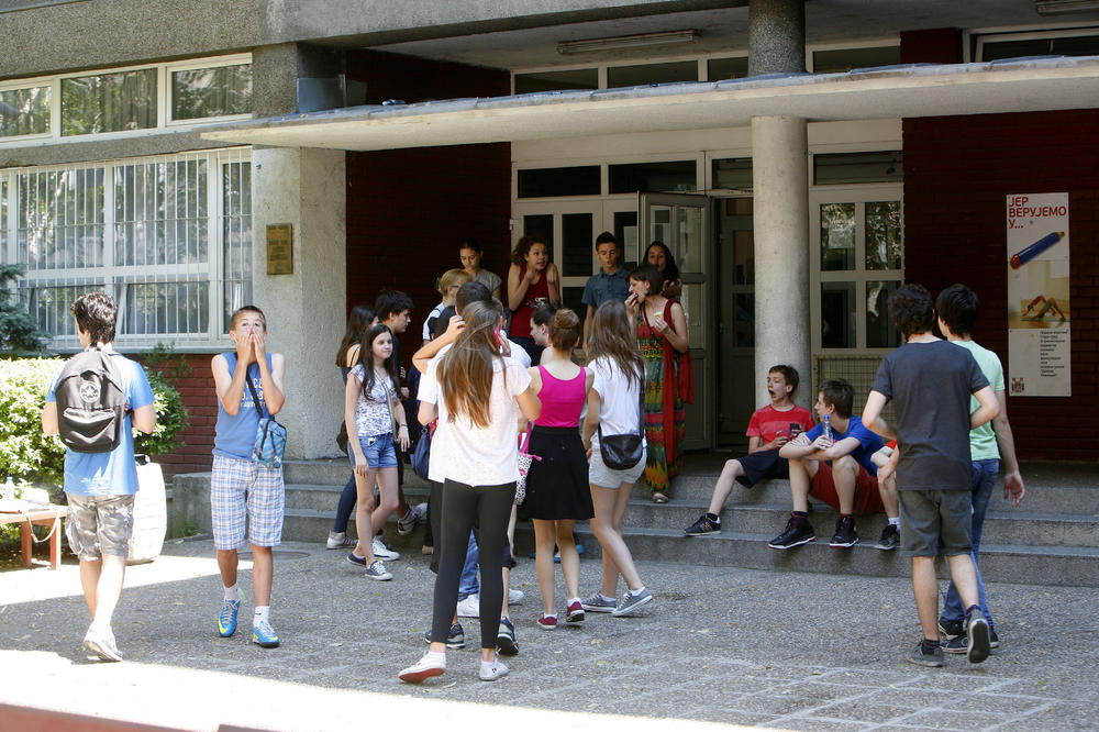 NIJE NI ČUDO što nam deca ne znaju ko je DOSITEJ: U školama u Srbiji predaje oko 1.000 NESTRUČNIH NASTAVNIKA!