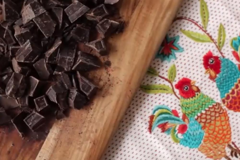 ULEPŠAJTE VASKRŠNJU TRPEZU OVOM POSLASTICOM: Čokoladnim jajima teško je odoleti! (VIDEO)