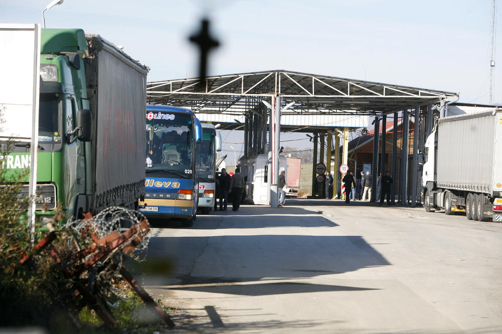 KOLIKO JE OVO SAMO BIZARNO: Zabrana za uvoz srpske robe na Kosovo najviše pogađa upravo Albance!