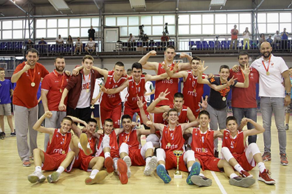 DOMINACIJA ZVEZDE: Pioniri osvojili titulu prvaka Srbije, i time se pridružili juniorima i kadetima! (FOTO)