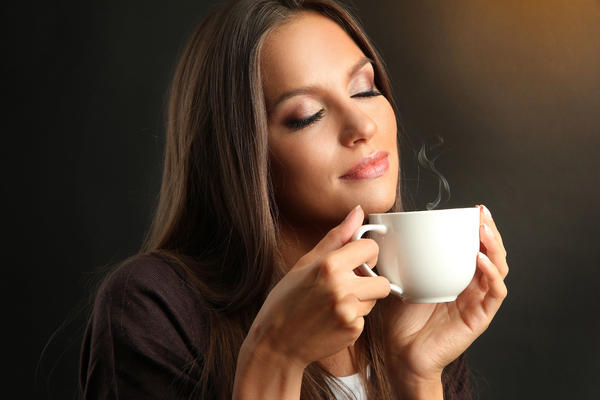 ŠTA JE ISTINA, A ŠTA LAŽ: Evo zašto ne smete da pijete kafu pre depilacije voskom!