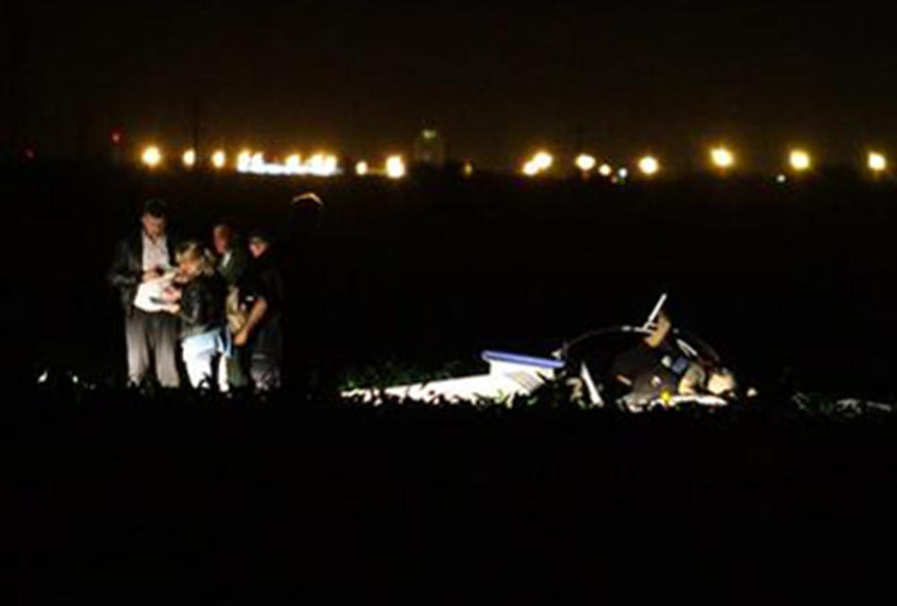 Sportski avion koji se danas srušio u Zemun Polju  