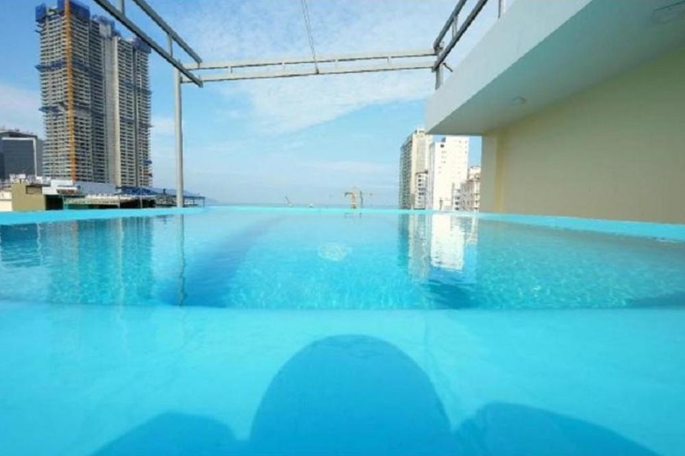 Rezervisala je hotel sa bazenom i prekrasnim pogledom, a dobila je NEŠTO SASVIM DRUGO! (FOTO)