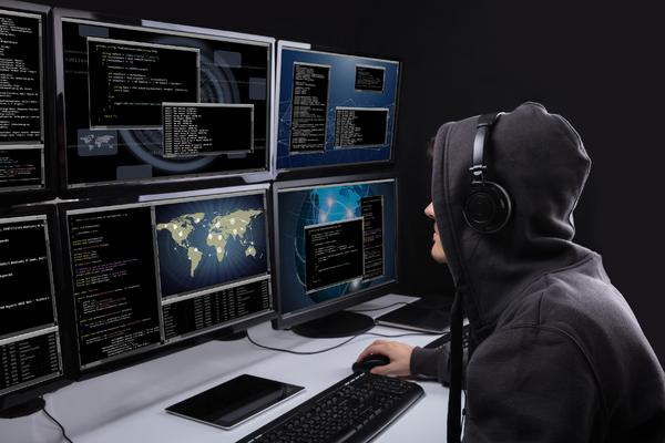 NOVA ODLUKA! 10 niških hakera mogu da se izruče u SAD, posle žalbe usledila odluka Višeg suda