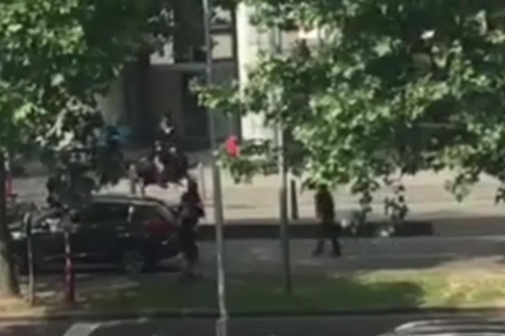 OVO JE TRENUTAK KADA JE POLICIJA LIKVIDIRALA NAPADAČA! Objavljen jezivi snimak pucnjave u Belgiji (VIDEO)
