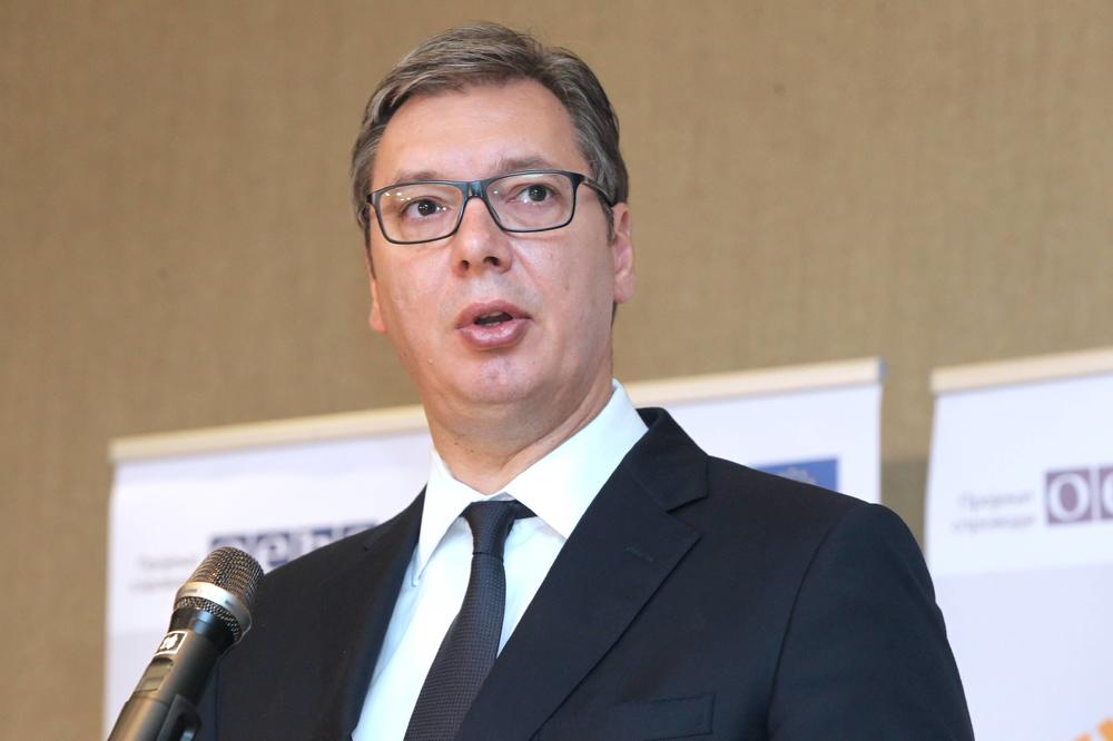 MOGU DA GLEDAM DVA SATA U KAMERU I DA SE OBRAĆAM PREVARANTIMA BEZ STRAHA: Vučić ima oštru poruku za lidere opozicije