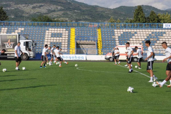 NELJUDSKI USLOVI U NIKŠIĆU, OVO JE STRAŠNO! Partizan odradio trening pred duel sa Rudarom, da li ovde uopšte može da se igra fudbal?! (FOTO)