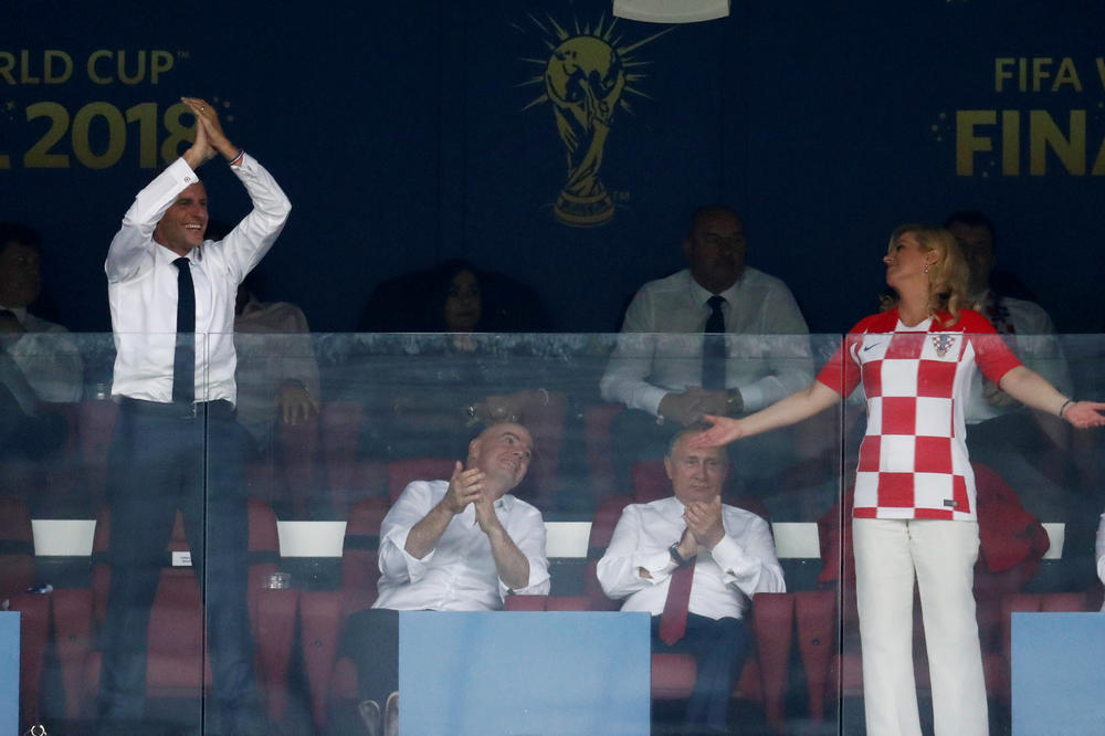 KOLINDA "UHODILA" MAKRONA U DOHI? Bivša predsednica Hrvatske pažljivo odabrala MESTO U LOŽI, mreže se USIJALE! FOTO