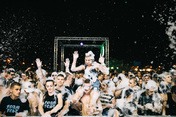 VRHUNSKA ŽURKA UZ NEOČEKIVAN LINEUP: Ovogodišnji Foamfest uz ženske DJ-eve