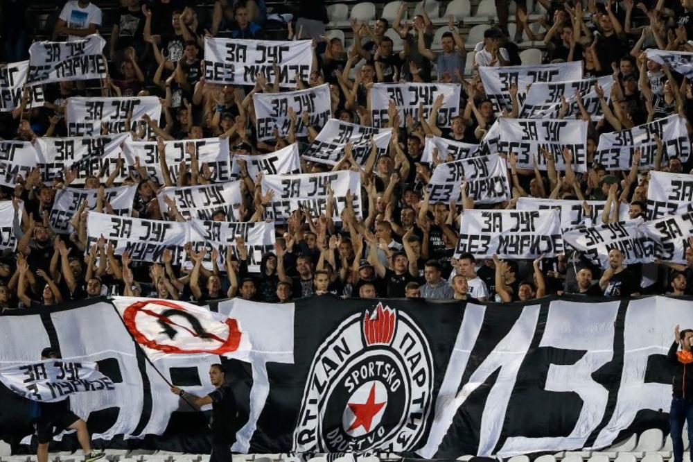 ĐUKIĆ UJEDINIO GROBARE: Kad je trener Partizana izašao na teren, ceo stadion je imao jasnu poruku za njega! (FOTO) (VIDEO