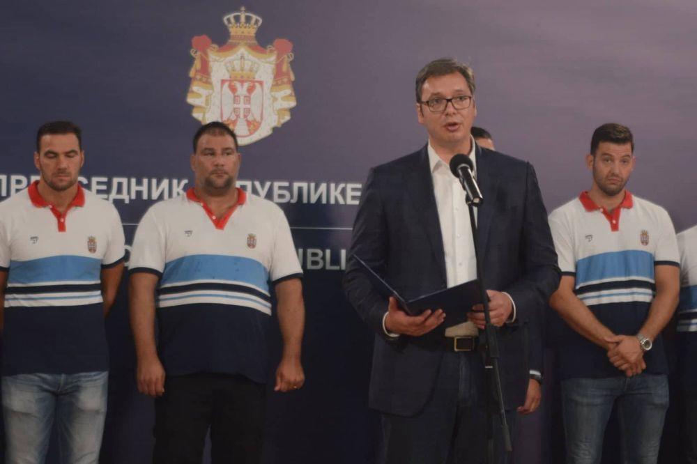 Aleksandar Vučić je najavio novčanu pomoć Vaterpolo savezu i pojačanje infrastrukture  