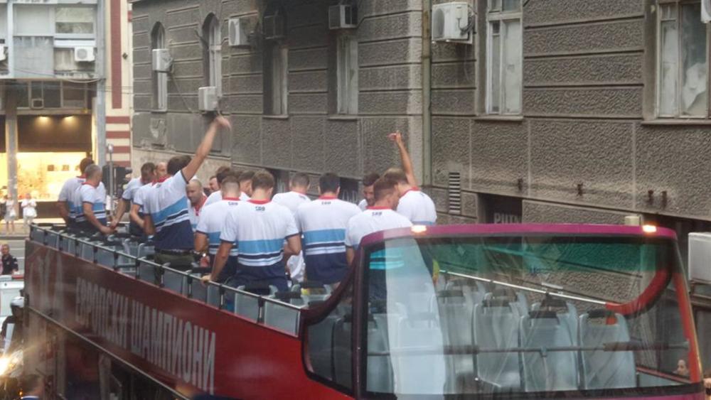 Vaterpolisti Srbije u autobusu  
