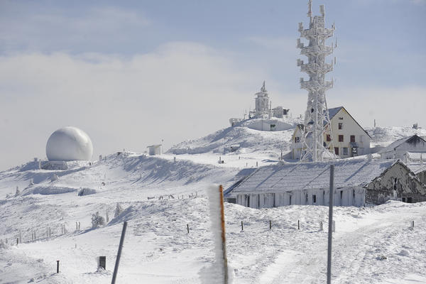 Još nije srušen nelegalan objekat na Pančićevom vrhu čije je rušenje Stefanović obećao do Nove godine (VIDEO)
