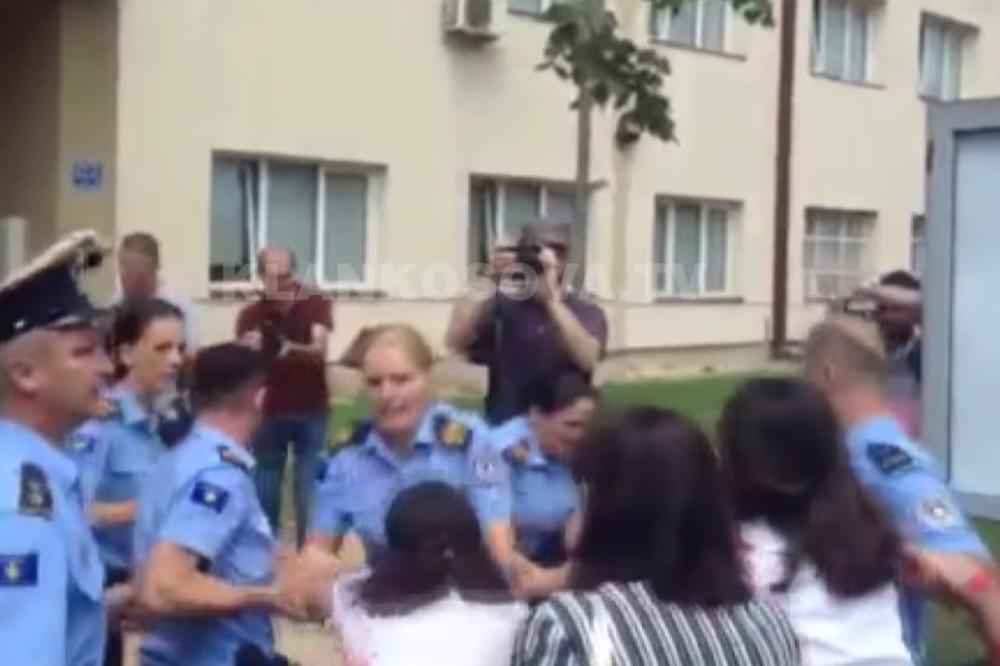 Saranda Bogujevci, Kurtijeva poslanica uhapšena u Prištini! VRIŠTALA JE, VIKALA JE, PA JE UGURALI U STANICU POLICIJE (VIDEO)