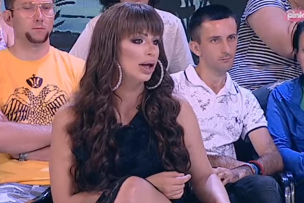 ZATRUDNELA U RIJALITIJU, RODILA SINA I PONOVO ULAZI U ZADRUGU: Miljana Kulić je danas MEGA POPULARNA, a ovako je izgledala kao MALA! (FOTO)