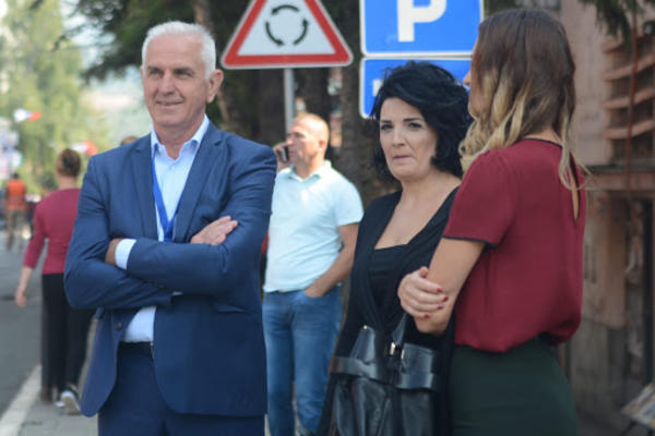 MILENA IVANOVIĆ ČEKA PREDSEDNIKA! Vučić stiže u Kosovsku Mitrovicu da poseti mesto na kojem je UBIJEN OLIVER! (FOTO)