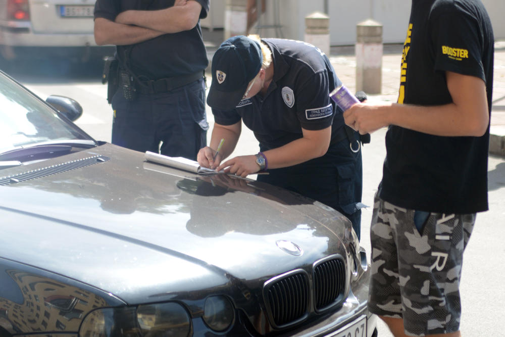 Patrole komunalne policije pišu kazne u Kosovskoj   